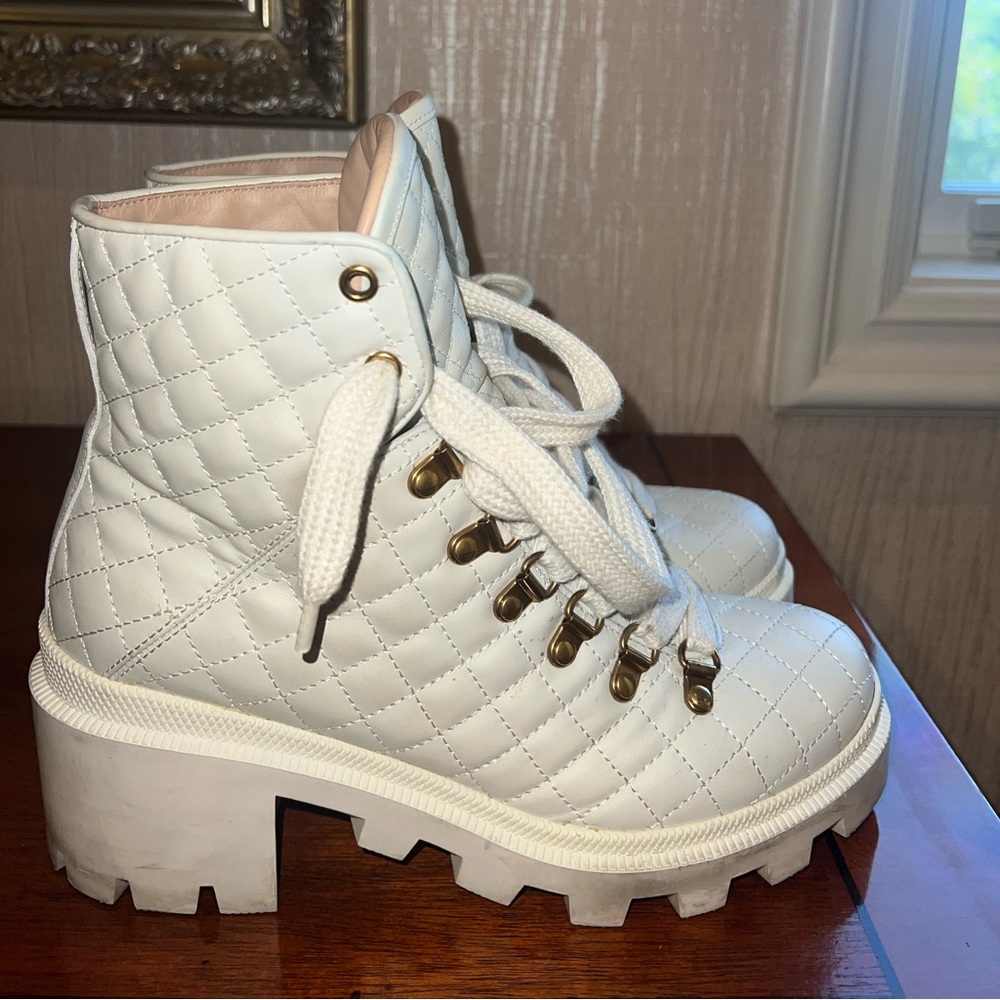 White Gucci boots